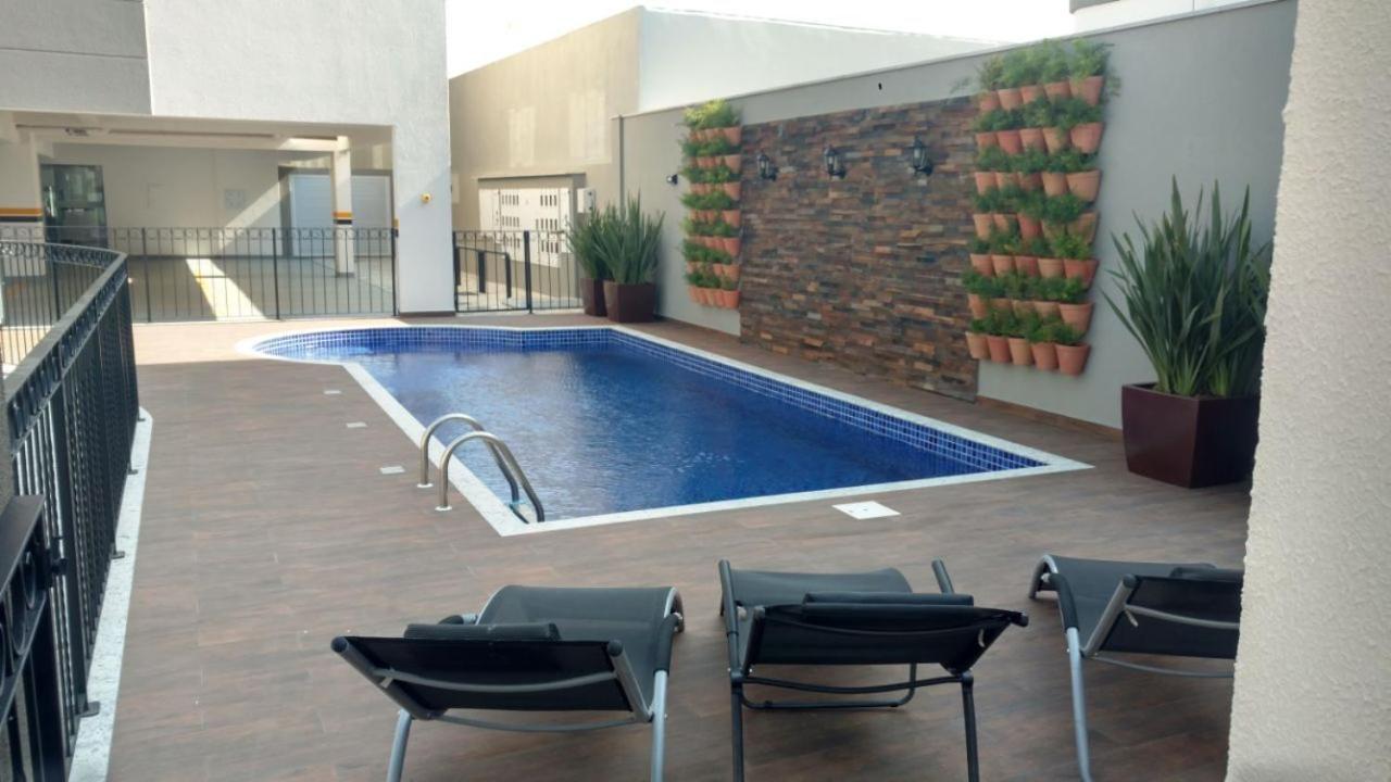 Var-101A Dpto Amplio En Condominio Cerrado Con Piscina Bombinhas Eksteriør billede