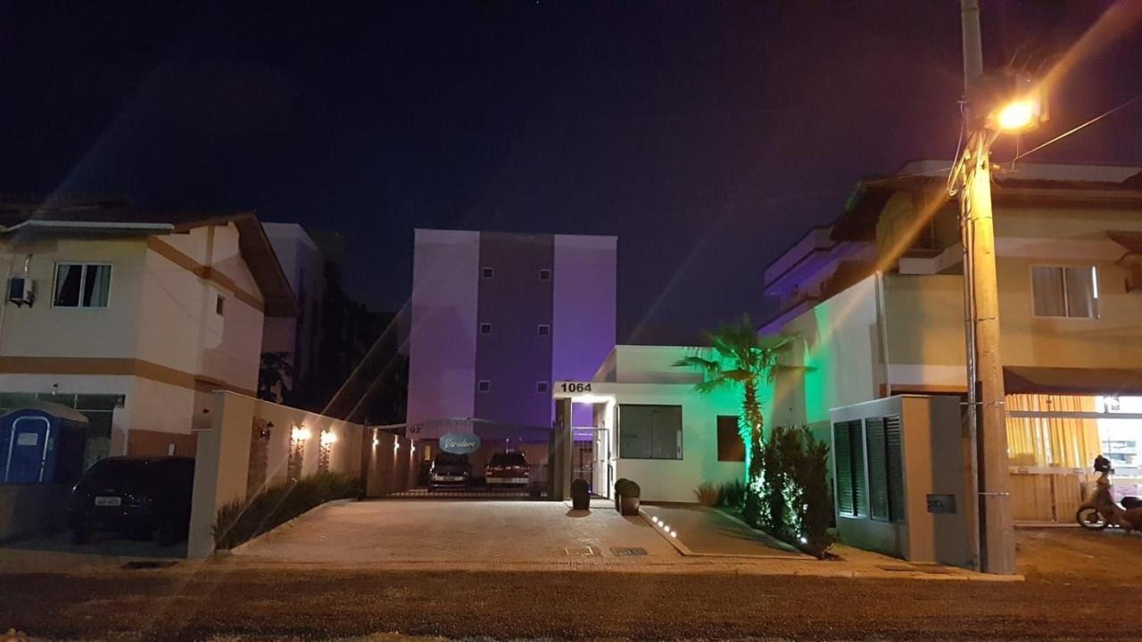 Var-101A Dpto Amplio En Condominio Cerrado Con Piscina Bombinhas Eksteriør billede